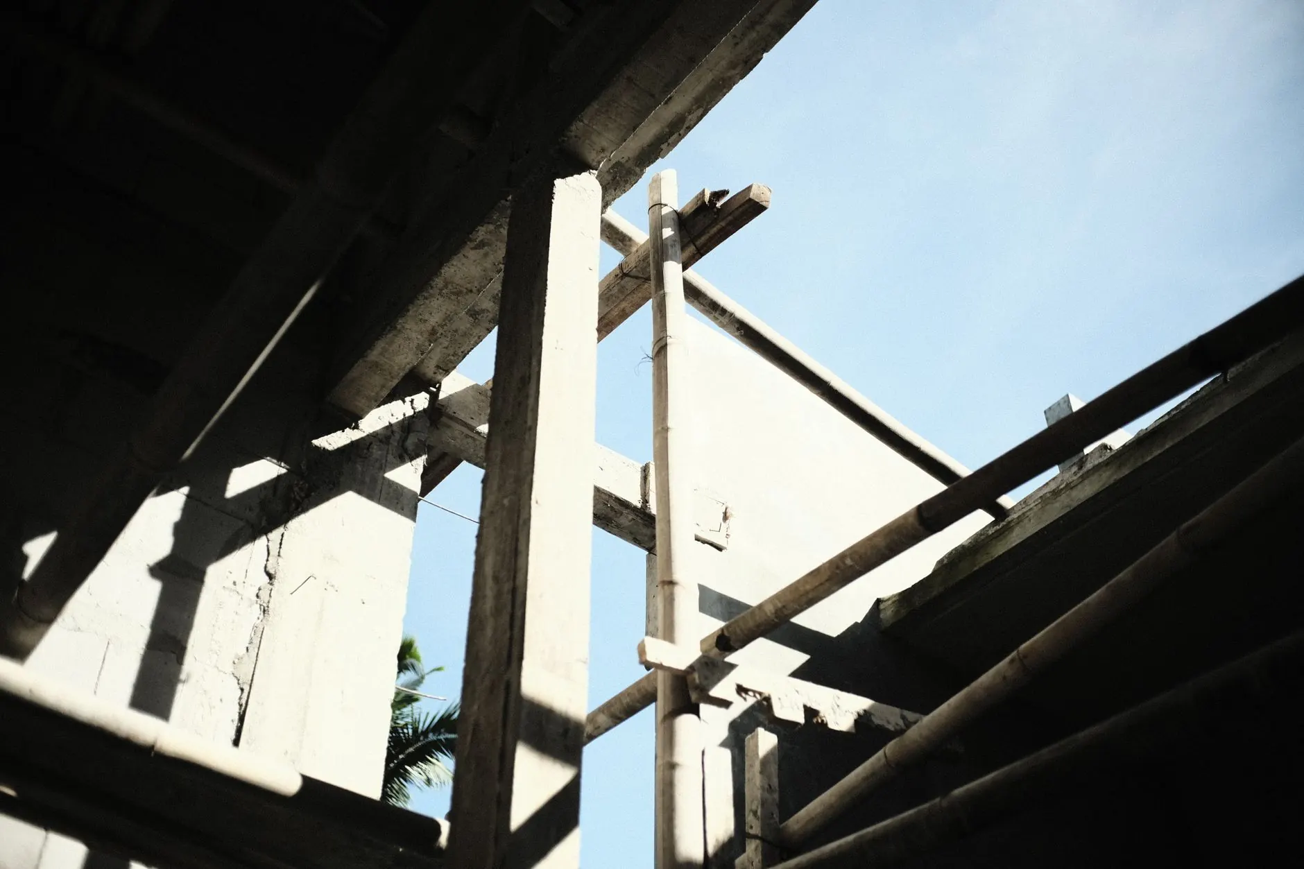 武汉建筑五金紧固件选型指南:铁钉、螺丝与膨胀螺栓的应用场景解析正文配图 1